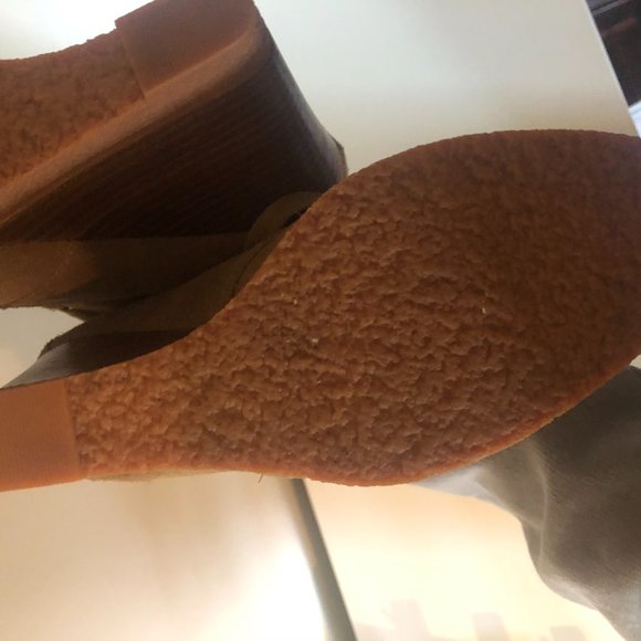 Suede laced wedge bootie heels - Picture 5 of 6